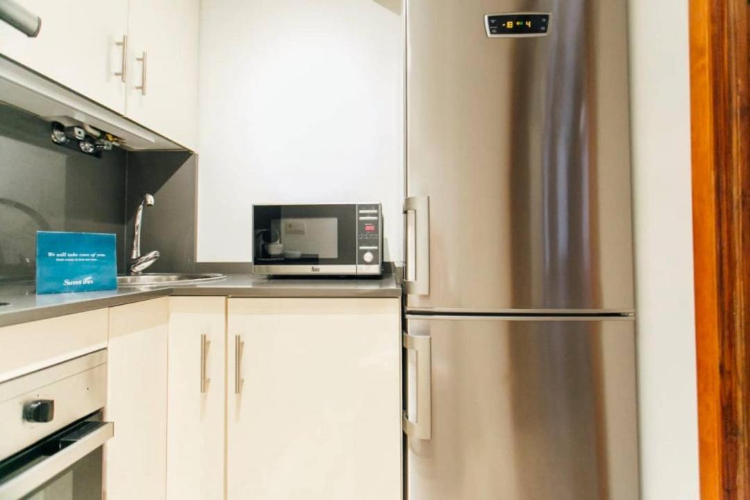New With Height- 2Bd 1Bth- Pajaritos Leilighet Sevilla Eksteriør bilde
